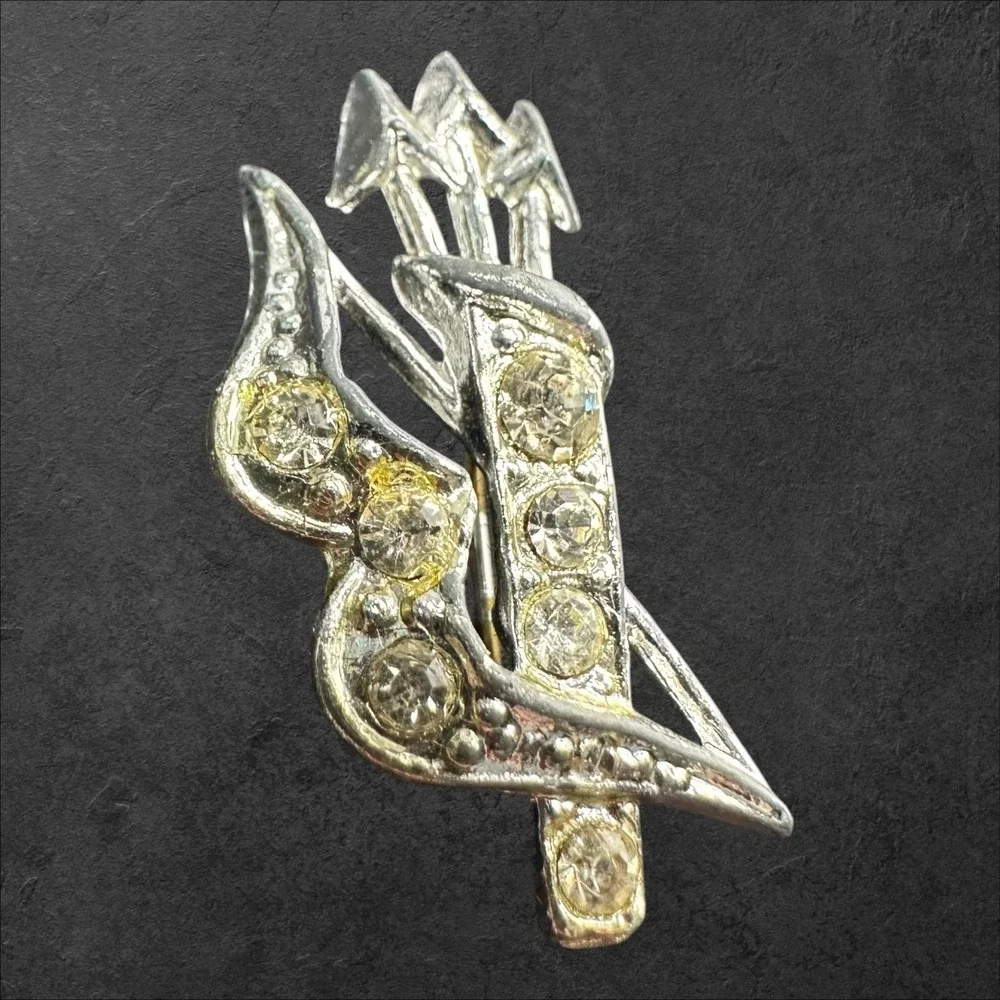 Unmarked Brooch Silver Tone Vintage Rhinestone Bow, 3 Arrows‎ & Quiver